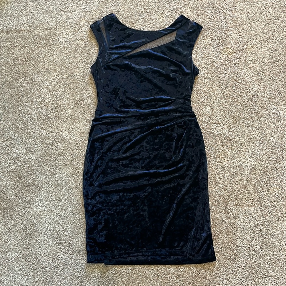 Scarlett velvet midi dress